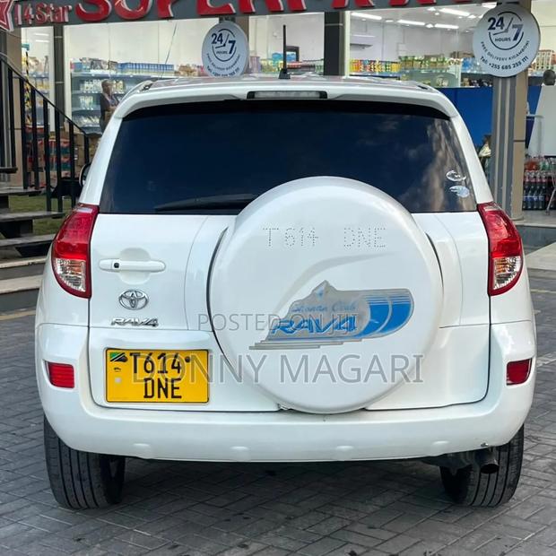 Toyota RAV4 2005 White