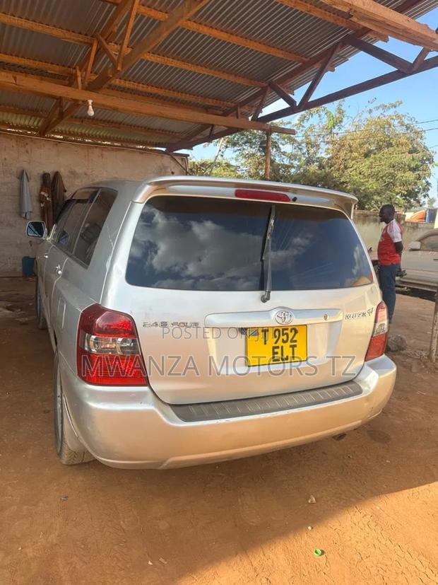 Toyota Kluger 2008 Silver