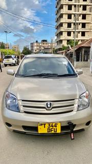 Toyota IST 2004 Gold for sale