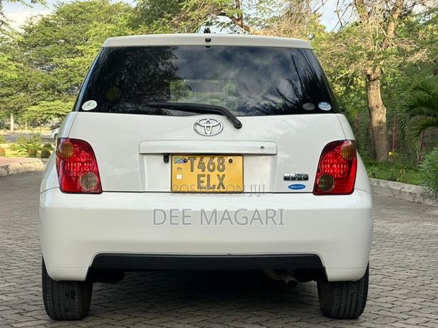 Toyota IST 2004 White