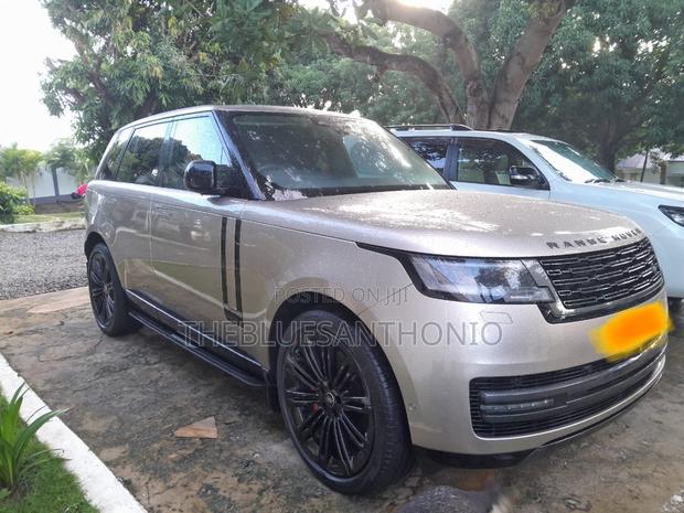 Land Rover Range Rover Vogue 2024 Gold