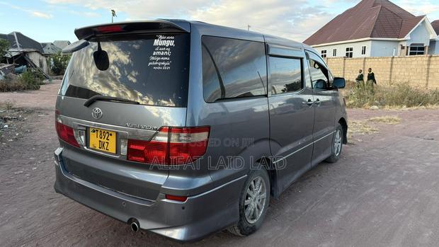 Toyota Alphard 2004 Gray