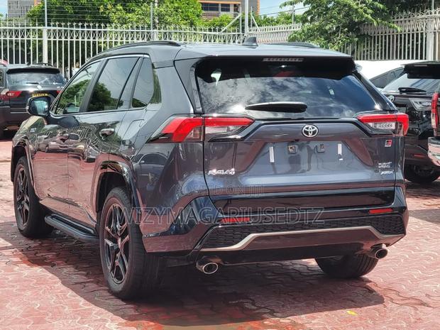 New Toyota RAV4 Plug-In Hybrid 2025 Gray