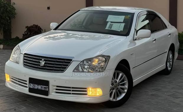 Toyota Crown Majesta 4.3 AWD 2008 White