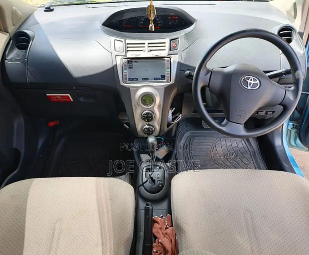 Toyota Vitz 1.5 FWD 5dr 2006 Blue