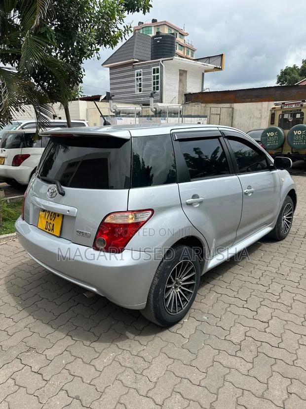 Toyota IST 2006 Silver
