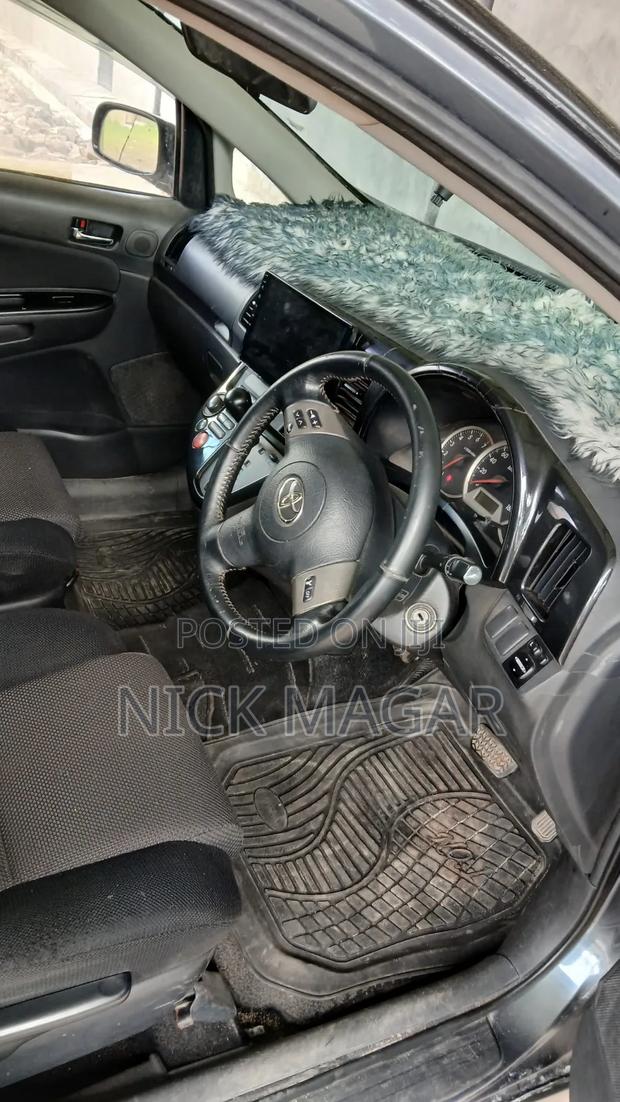 Toyota Wish 2006 Gray