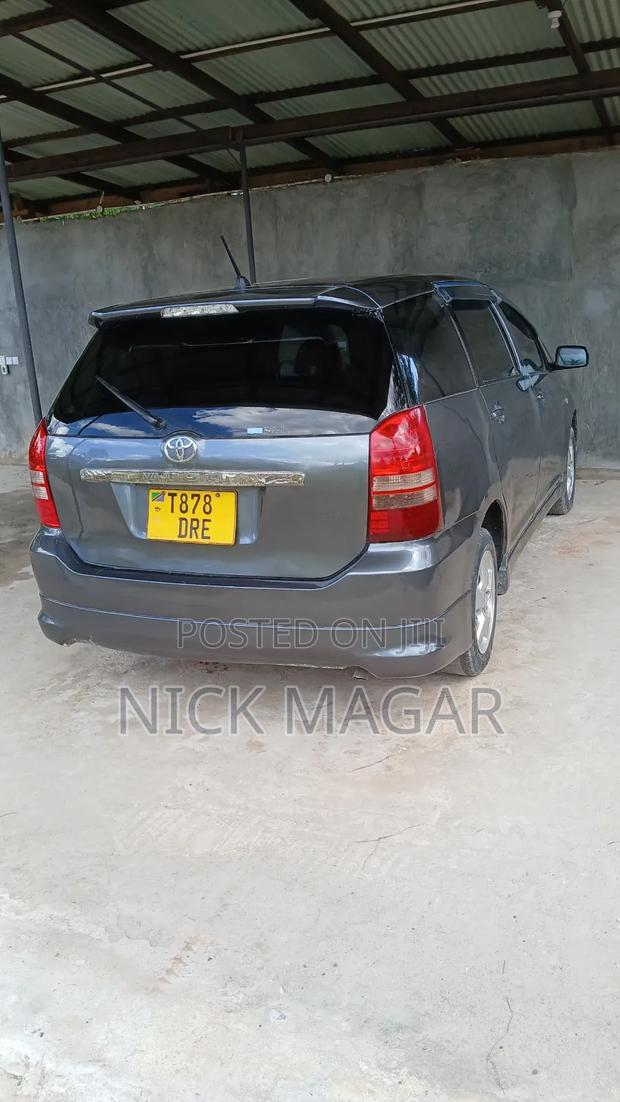 Toyota Wish 2006 Gray