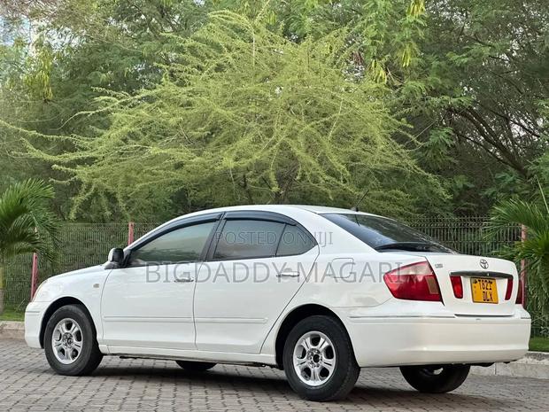 Toyota Premio 2004