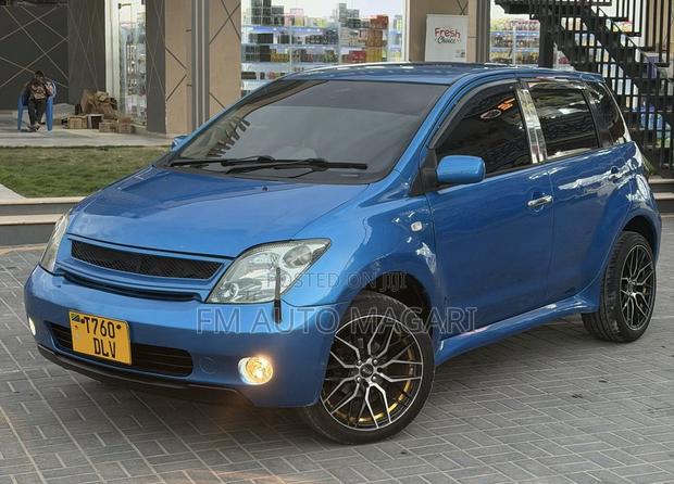 Toyota IST 2004 Blue