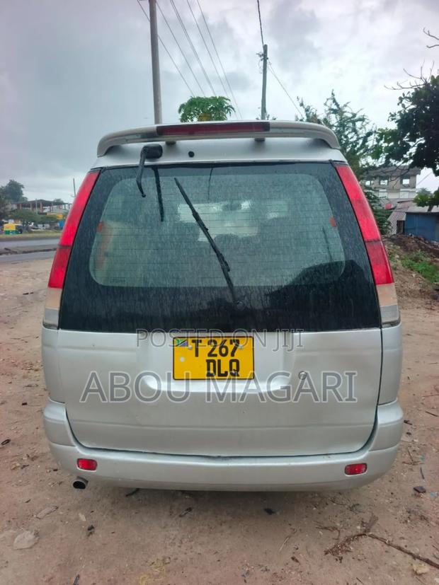 Toyota Noah 2.0 FWD (8 Seater) 2002 Silver