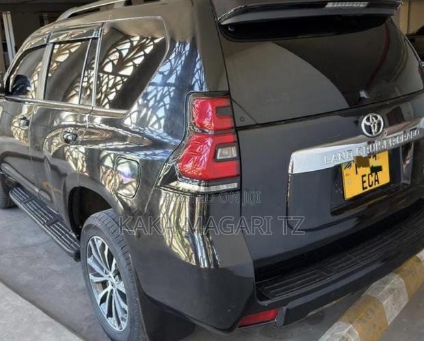 Toyota Land Cruiser Prado 2019 Black
