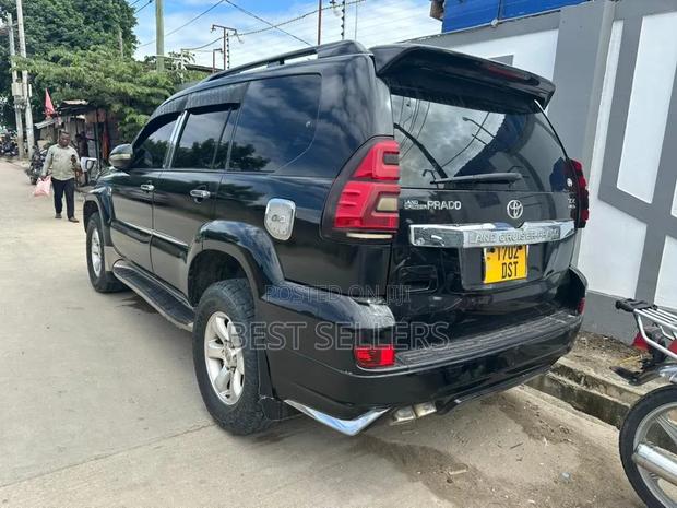 Toyota Land Cruiser Prado 4.0 Petrol TX-L 2006 Black