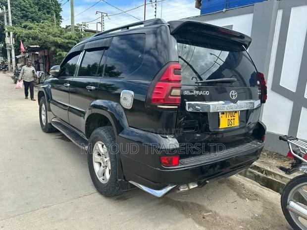 Toyota Land Cruiser Prado 4.0 Petrol TX-L 2006 Black