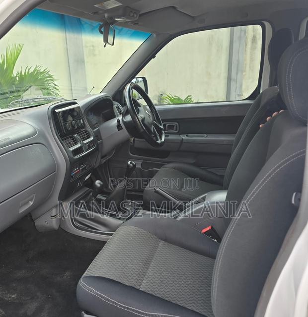Nissan Hardbody 2019 White