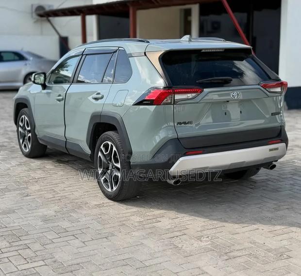 Toyota RAV4 Adventure 2021 Gray