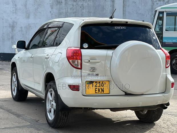 Toyota RAV4 2009 White