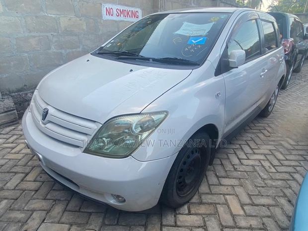 Toyota IST 2003 Pearl