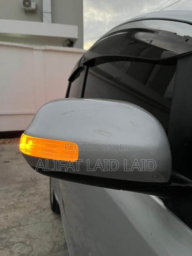 Toyota Ractis 1.3 FWD 2005 Silver