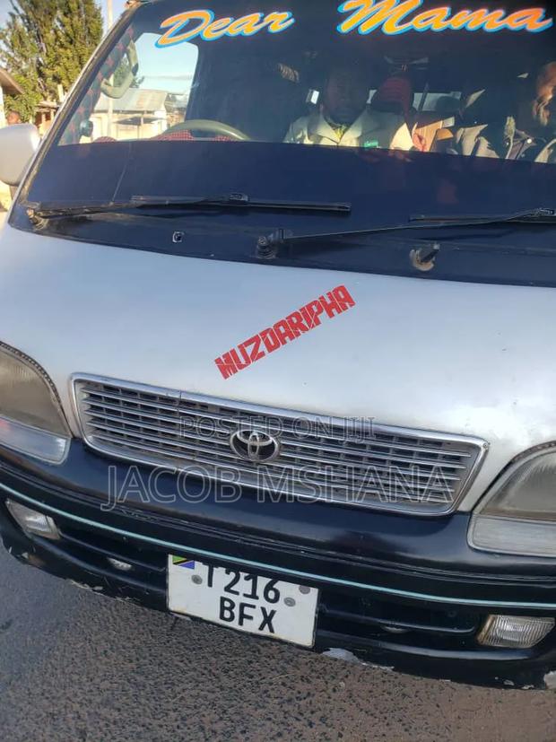 Toyota HiAce 1996 Gray
