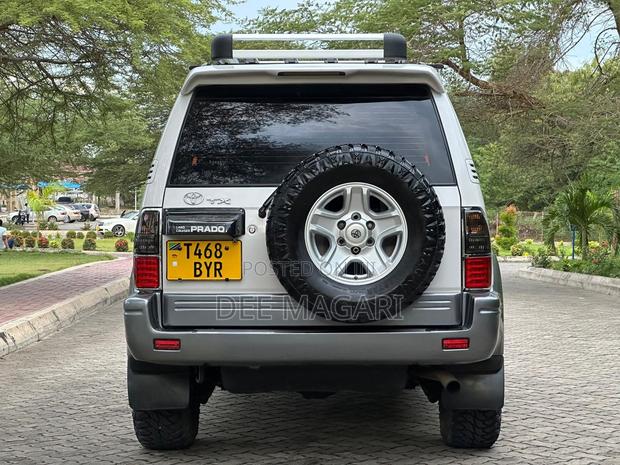 Toyota Land Cruiser Prado 2002 White