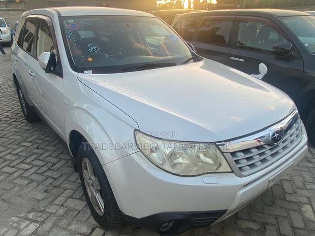 Subaru Forester 2011 Pearl