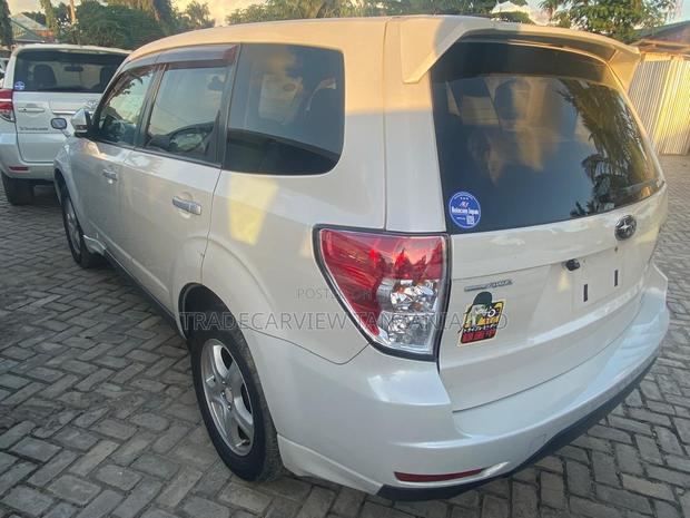 Subaru Forester 2010 Pearl