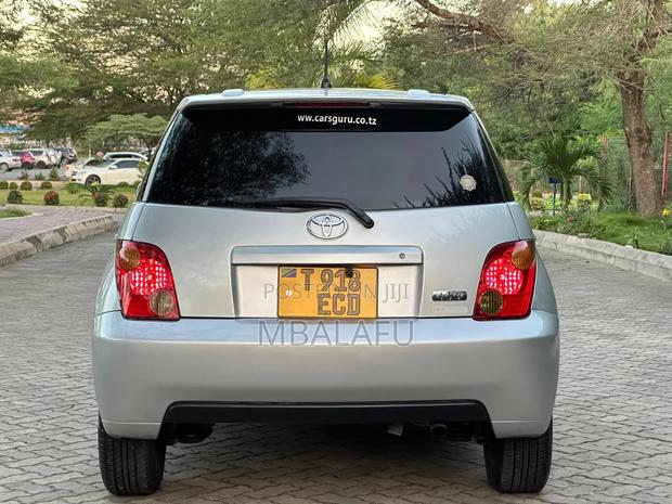 Toyota IST 2004 Silver