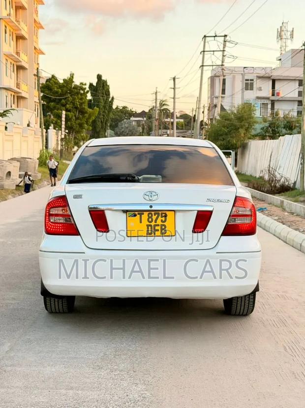 Toyota Premio 2005 White