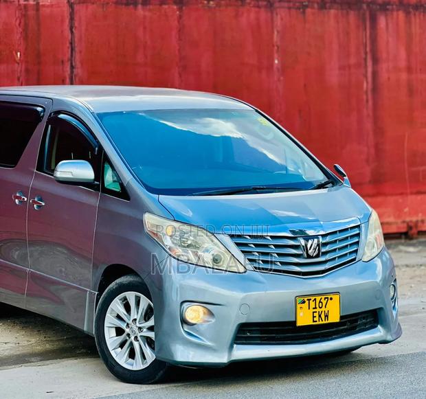 Toyota Alphard 2011 Silver