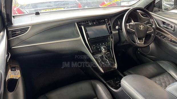 Toyota Harrier Progress Metal & Leather 2016 Black