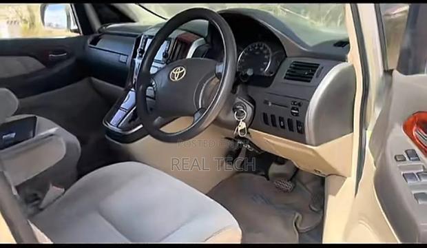 Toyota Alphard 2.4 Petrol FWD 2007 Silver