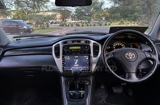 Toyota Kluger 2002 Black