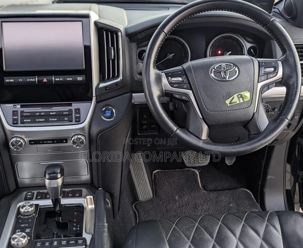 Toyota Land Cruiser Prado 2016 Black