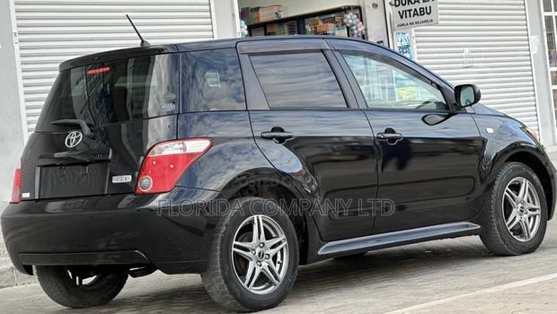 Toyota IST 2005 Black