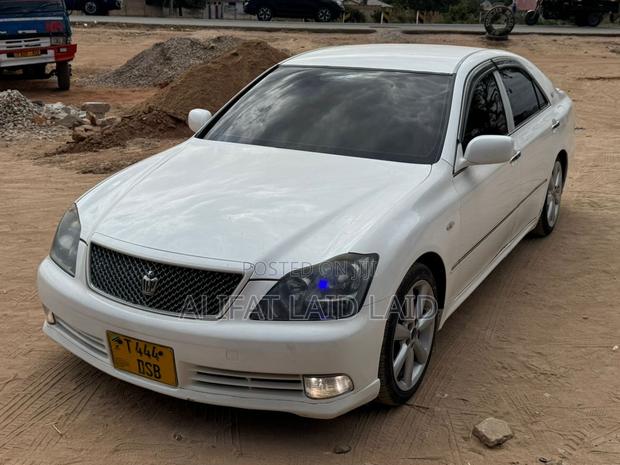 Toyota Crown 2006 White