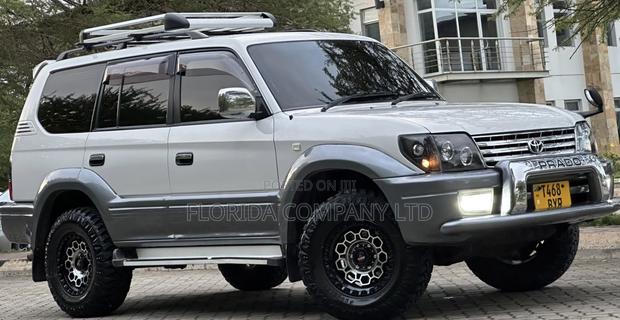 Toyota Land Cruiser Prado 2002 White
