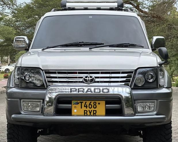Toyota Land Cruiser Prado 2002 White