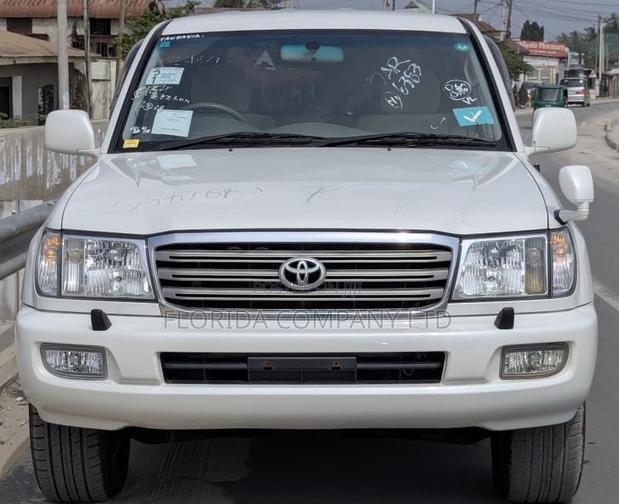 Toyota Land Cruiser 2005 White