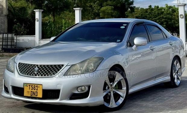 Toyota Crown 2008