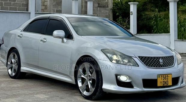 Toyota Crown 2008