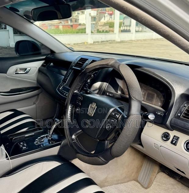 Toyota Crown 2008