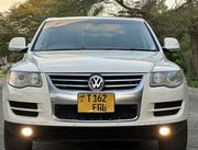 Volkswagen Touareg 2011 White for sale