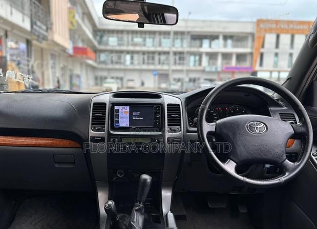 Toyota Land Cruiser Prado 2005 Black