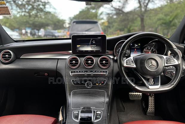 Mercedes-Benz C200 2014 Black
