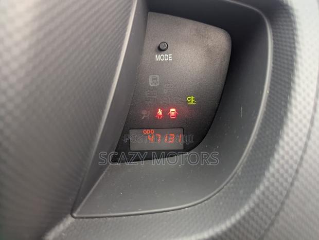 Toyota IST 2011 Green