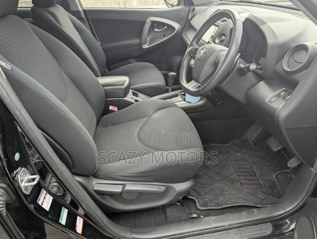 Toyota Vanguard 2011 Black