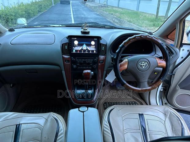 Toyota Harrier 2004 White