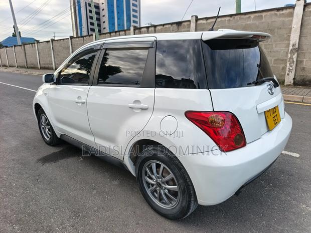 Toyota IST 2004 White