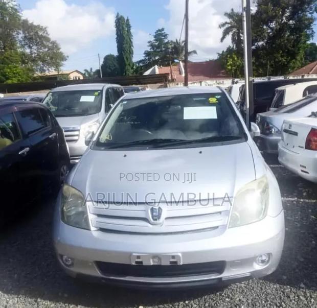 Toyota IST 2007 Silver